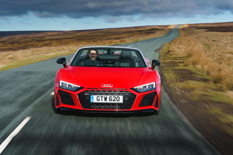  Audi R8 V10 Performance Spyder 2019 года  (UK) (фото 20 из 40)